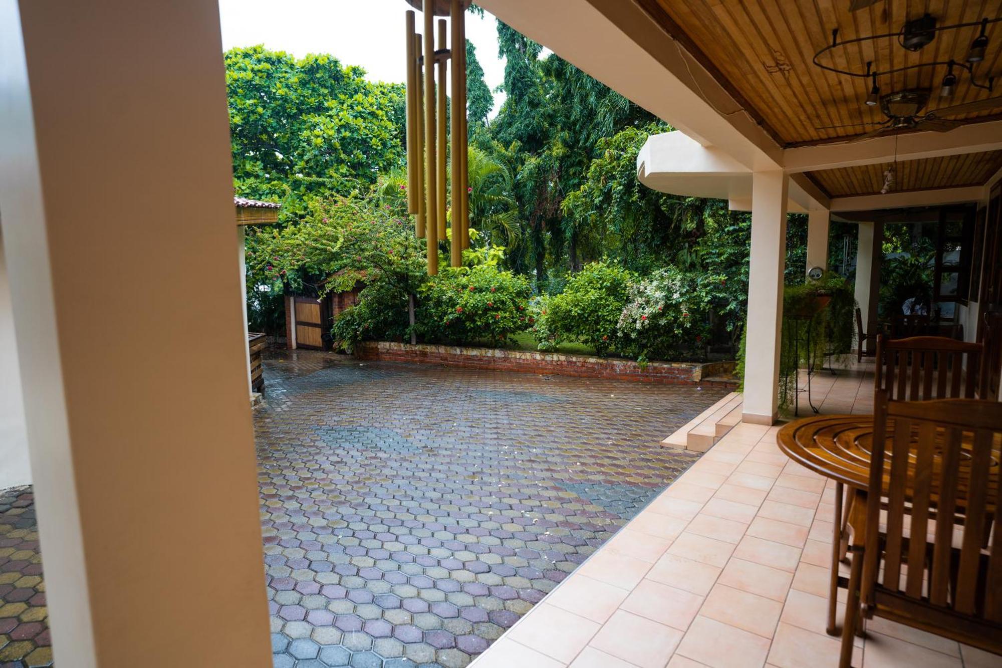 Esther'S Hotel Accra Eksteriør billede