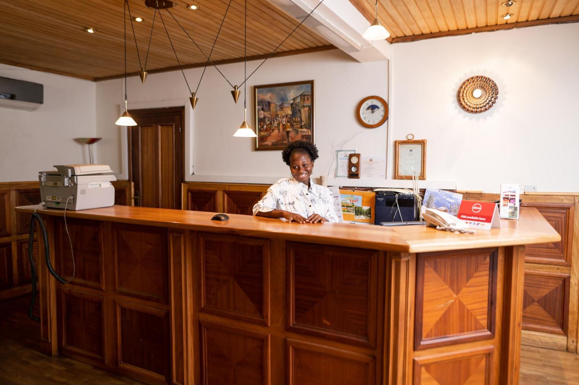 Esther'S Hotel Accra Eksteriør billede