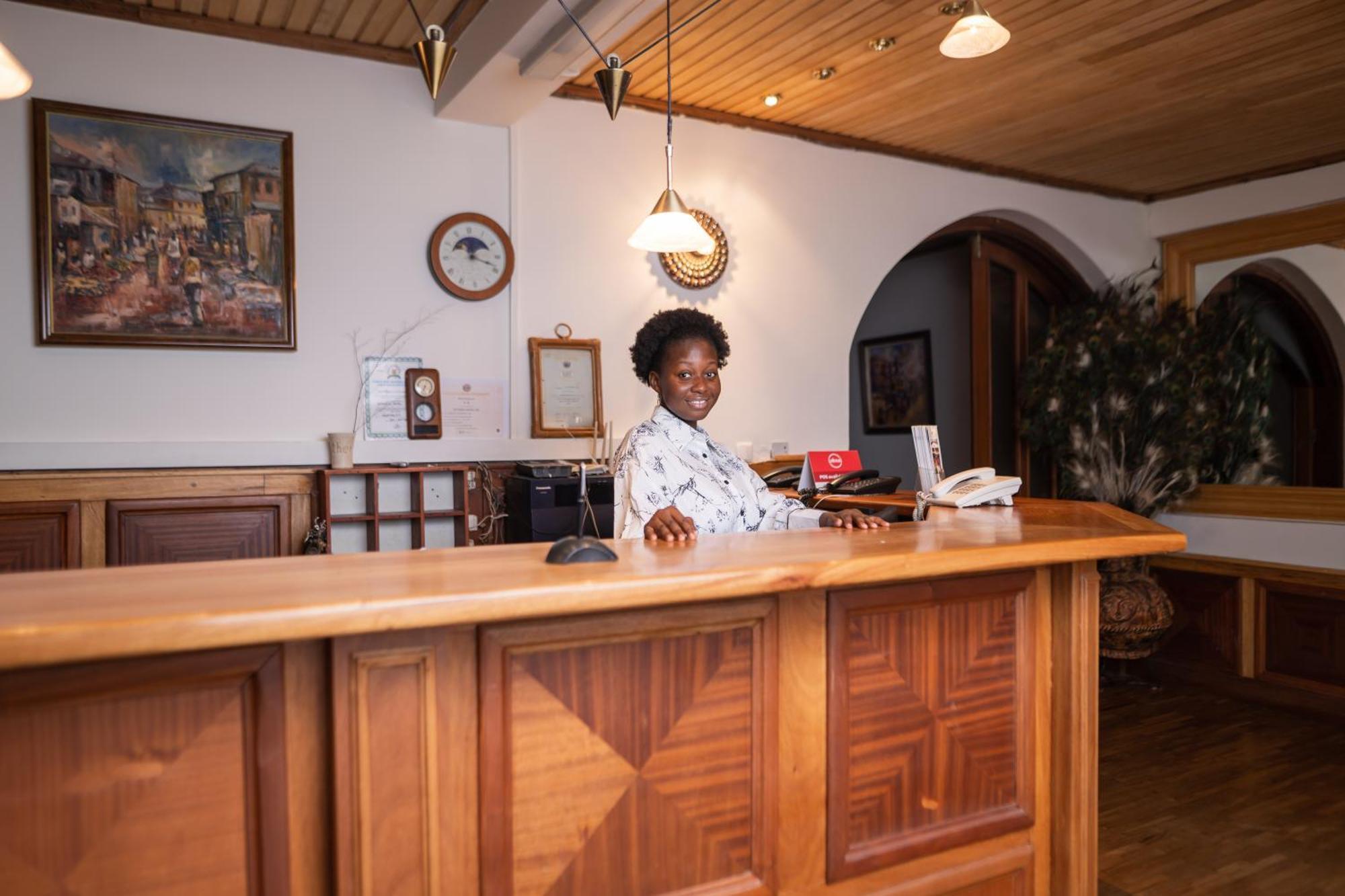 Esther'S Hotel Accra Eksteriør billede